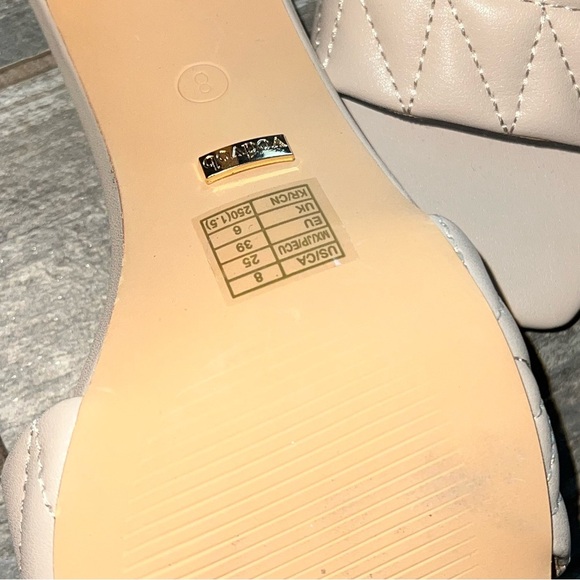 Beige Quilted Heels - Picture 4 of 10